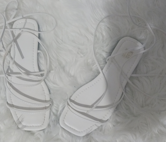 Women white open toe lace up flat sandals - Picture 3 of 9